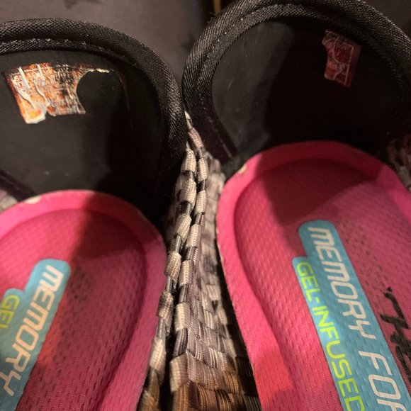 Skechers Women's Woven Flats - Black and Pink - Picture 7 of 8